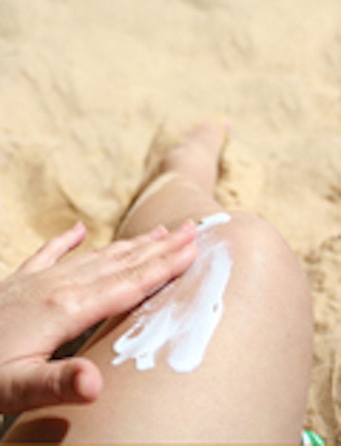 sunscreen_apply2_cs