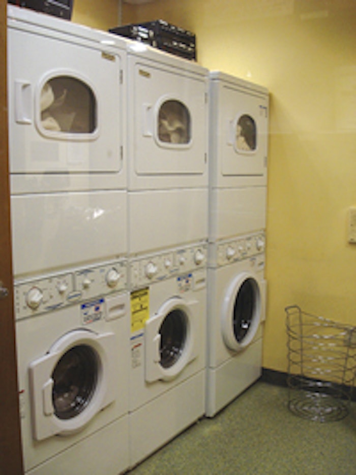 SI0806_Holz_WashingMachine