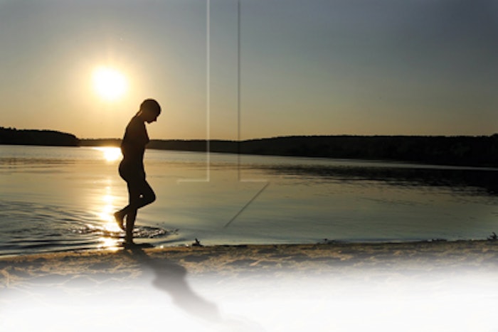 woman_beach_sunset_dt1