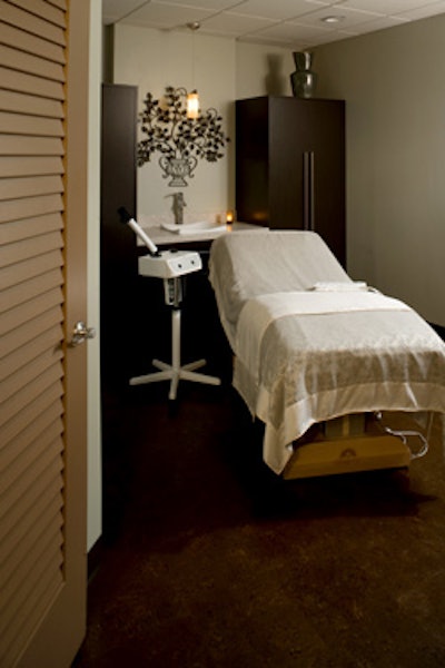Facial-Treatment-Room