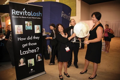 SI0910-Penning_RevitaLash