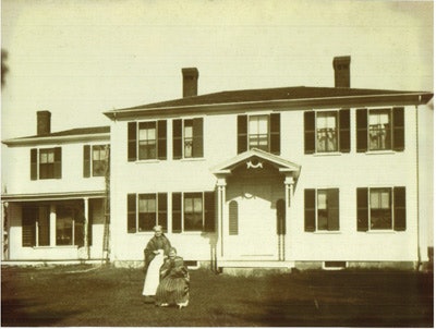 SI0911-SpaSnap_HouseOld