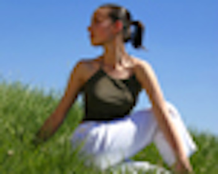 yoga_woman_grass1