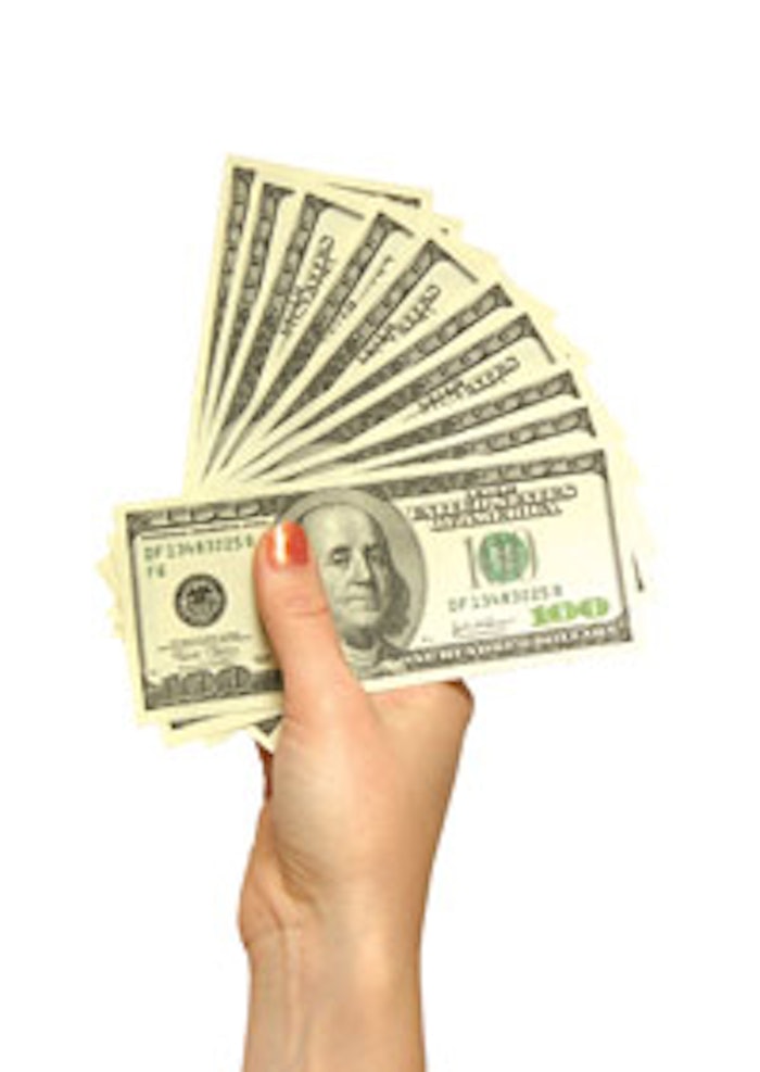 hand_holdingMoney_m