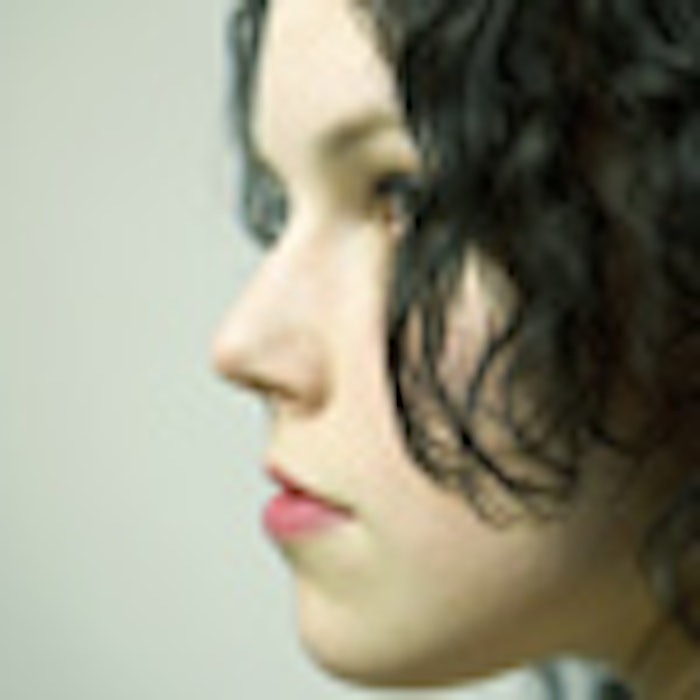 young_womn_profile_is1