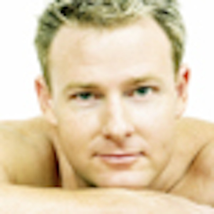 man_face-on-arms_is1