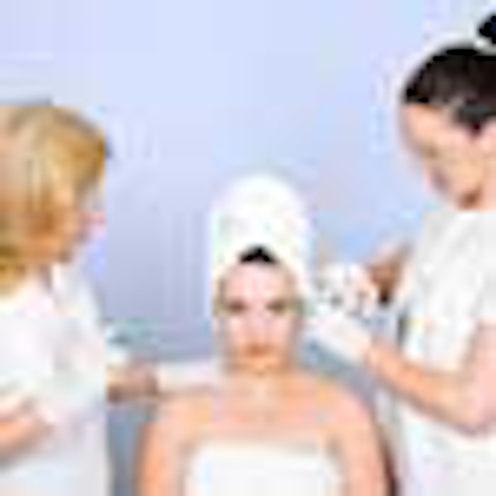 esthetitians_injecting_BTX