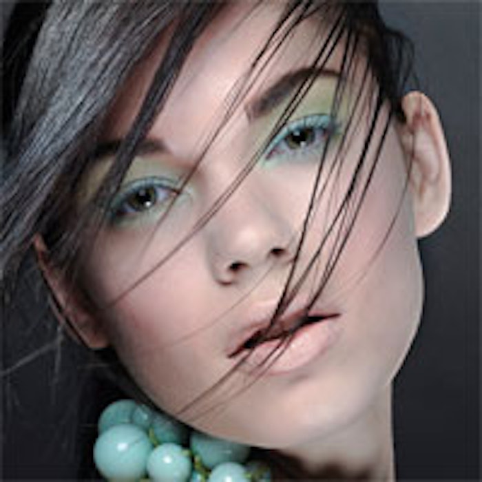 With dark hair and dark eyes, a combination of Cockatoo and Margarita can be stunning this spring.