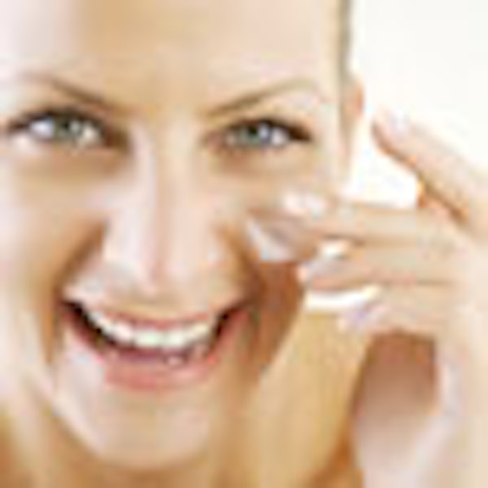 applying-face-cream_is