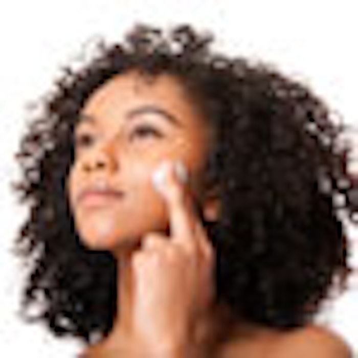 AA_applying_cream.thumb1