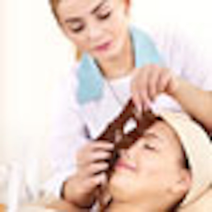 esthetician-and-client