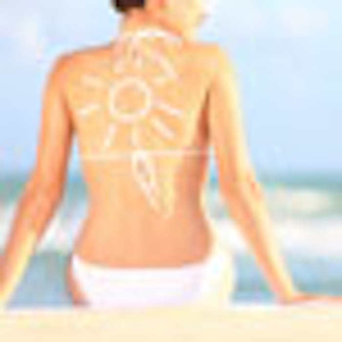 Sunscreen-lotion_f40541933_