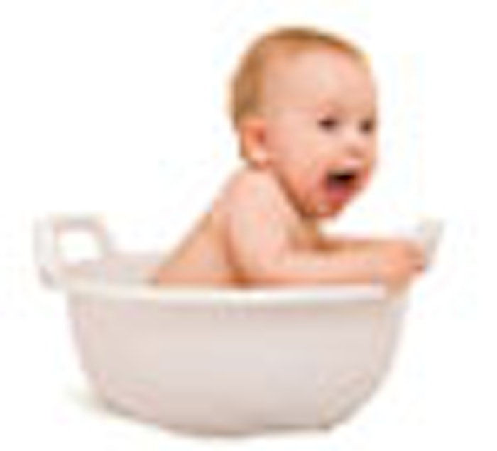 baby-having-bath_f