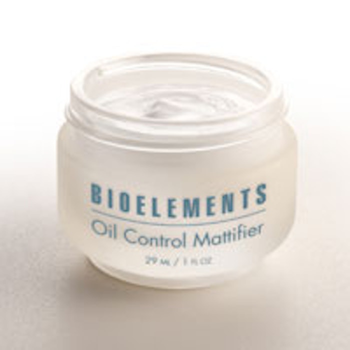 Bioelements new Oil Control Mattifier blots breakthrough oil, give skin a perfect matte finish and keeps surface shine at bay.