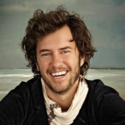 ISPA Conference & Expo Honors Blake Mycoskie with Humanitarian Award