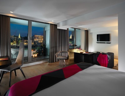 Riverviewbalconysuite