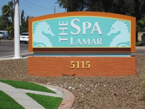 Sign+at+Spa+Lamar