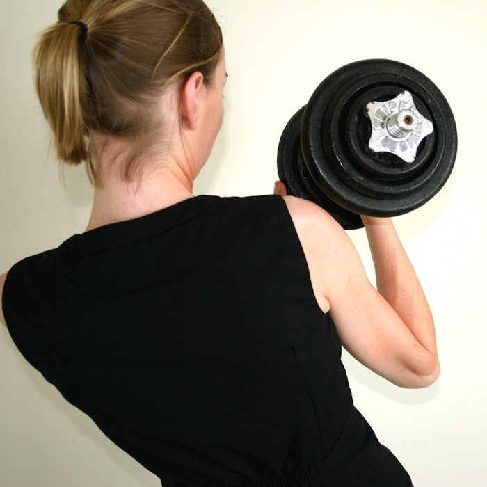 girlliftingweight_exercise_SI_pb