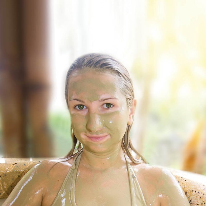 SI1512_Trends_7114896_mudbathMain_850