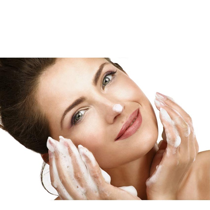 850_foamingfacialwoman_p_1
