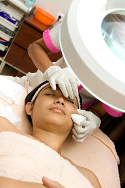 Performed during a professional facial, pore impactions are pre-softened by desincrustation, then removed by manipulating the follicle using gloved fingers, cotton swabs or metal comedo extractors. Extraction treatments boost the clearing of problem skin, as long as they are accompanied by a proper home care program.