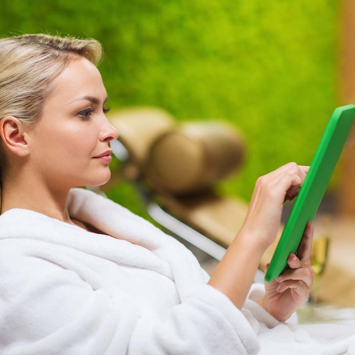 Woman_on_a_tablet_bb