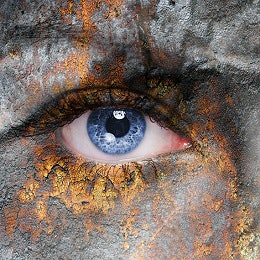 A photo of an eye
