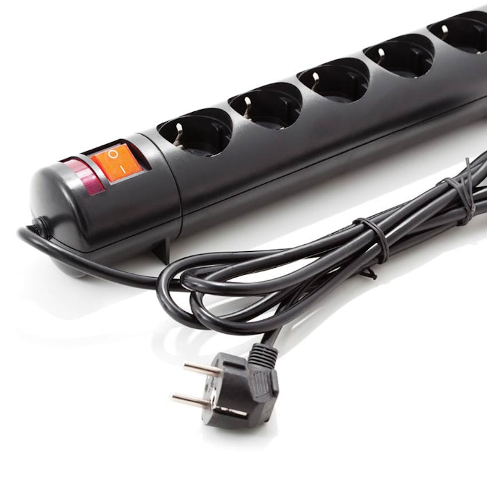 SI1604_10Things_dreamstime_plug_850