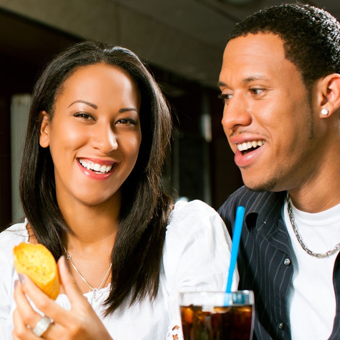 CoupleEating850