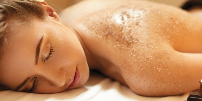 SI1612_Exfoliation_dream_61066618_backScrub_850_np