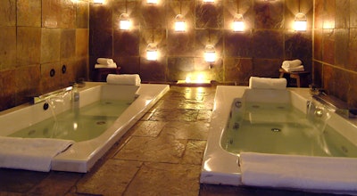 Ole_Henriksen_hydrotherapy