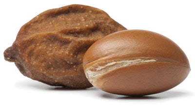 A recent review has deemed plant oils containing supplements beneficial for the skin barrier.6 Interestingly, a dual approach of daily consumption and/or application of argan oil has been tested in the challenged skin of postmenopausal women. In a 60 day period, both oral consumption and topical application of argan oil led to an improvement in skin barrier function and increased hydration in Morocco.7