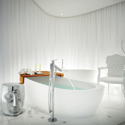 ciel-spa-bathtub