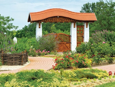 Hungarian_architecture_Eminence_Organic_Farm