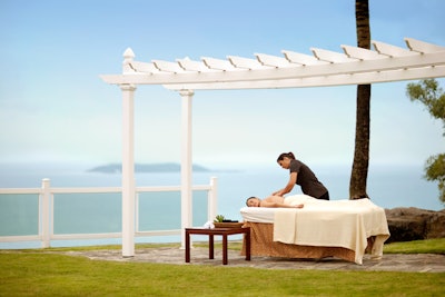 2 Outdoor Massage – Waldorf Astoria Spa