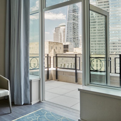 four-seasons-ny-balcony