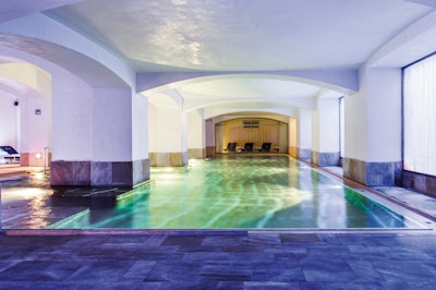 boscolo-spa–pool-prague