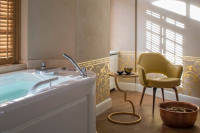 four-seasons-prague-room