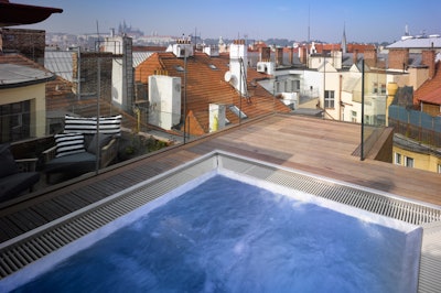 m-spa-prague-whirlpool