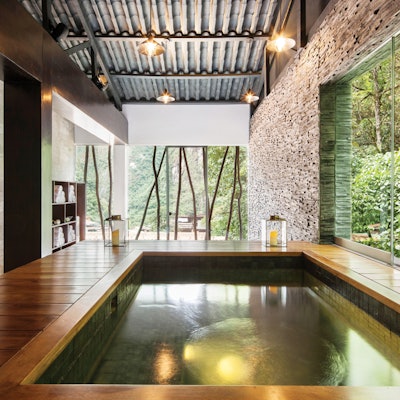 spa-del-bosque-hottub