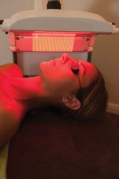 Si1712 Brand Dreamstime Xxl 70223618 Red Light 400