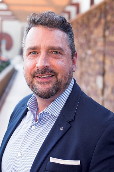 Si1804 Sos Simon Headshot 400