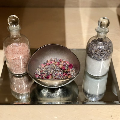 Four-Seasons-Beverly-Wilshire-decor