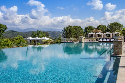 Terre-Blanche-outdoor-pool