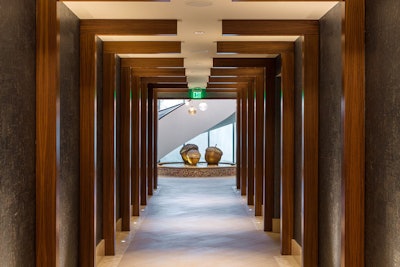 Spa-Pechanga-hallway