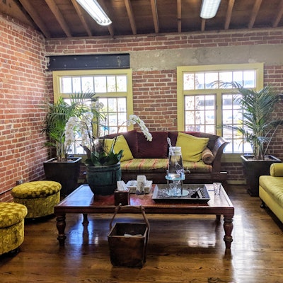 SonoCine-hall-center