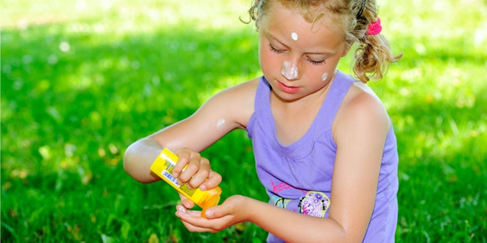 ChildSunsceenApplying850x425