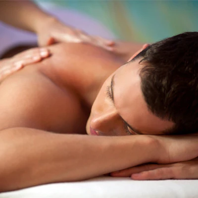 man-back-massage