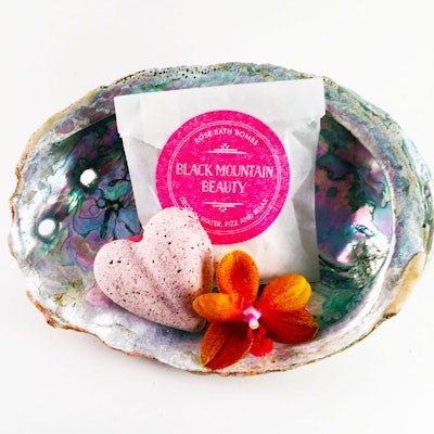 Black-Mountain-Beauty_Bath-Bomb