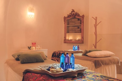 Canaves-Oia-Suites-spa-massage